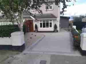 Tobermore sienna duo silver granite block with graphite sett border